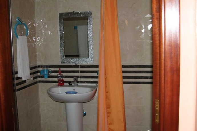 Imagen de la habitación del Hotel Maliana Star. Foto 12