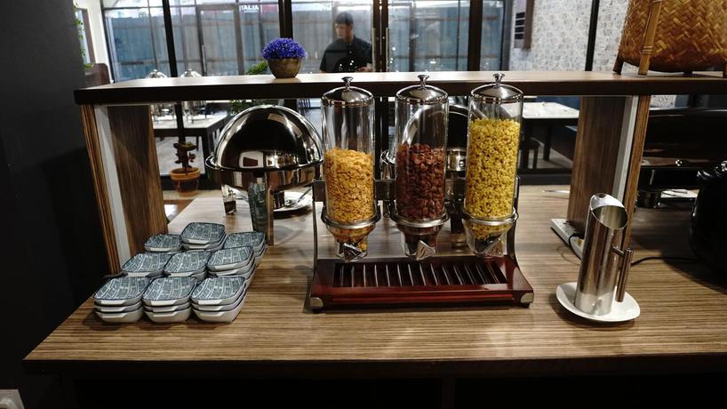 Imagen del bar/restaurante del Hotel Malibest Resort. Foto 2