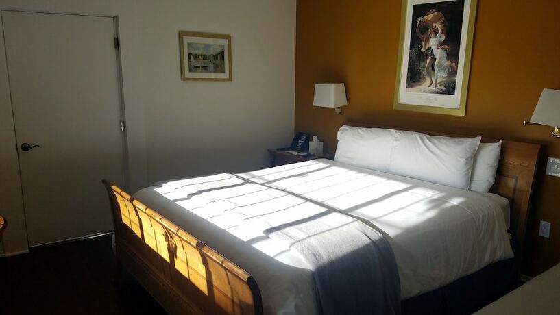 Imagen de la habitación del Hotel Malibu Country Inn. Foto 12