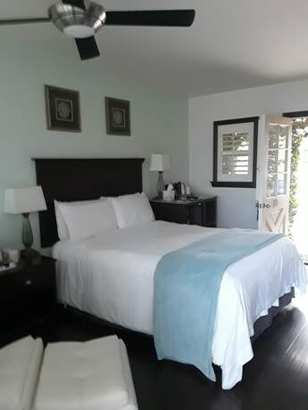 Imagen de la habitación del Hotel Malibu Country Inn. Foto 13