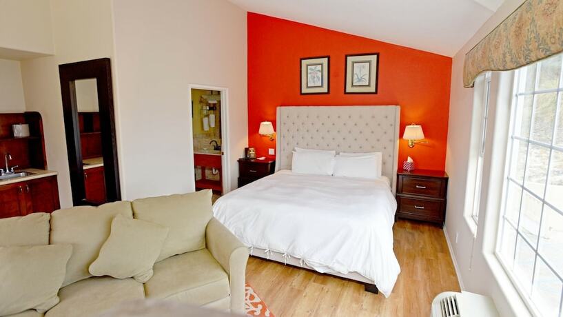 Imagen general del Hotel Malibu Country Inn. Foto 9