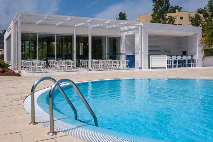 Imagen de la piscina del Hotel Malibu Foz - La Maison Younan. Foto 20