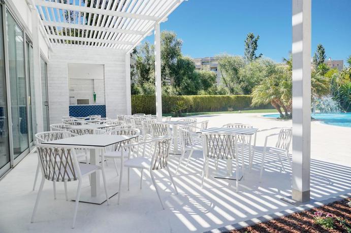 Imagen del bar/restaurante del Hotel Malibu Foz - La Maison Younan. Foto 15