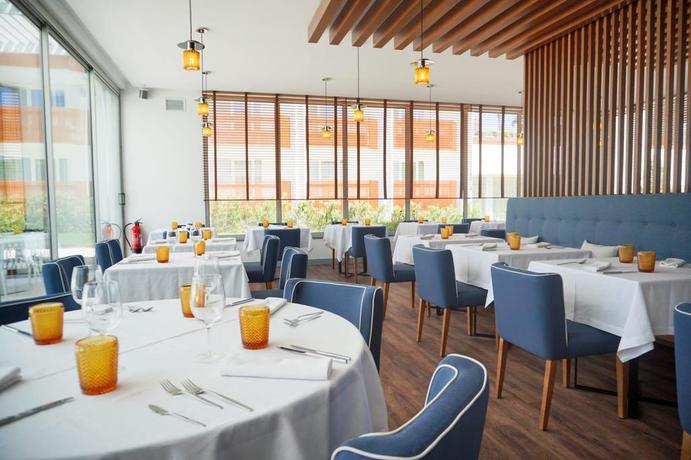 Imagen del bar/restaurante del Hotel Malibu Foz - La Maison Younan. Foto 16