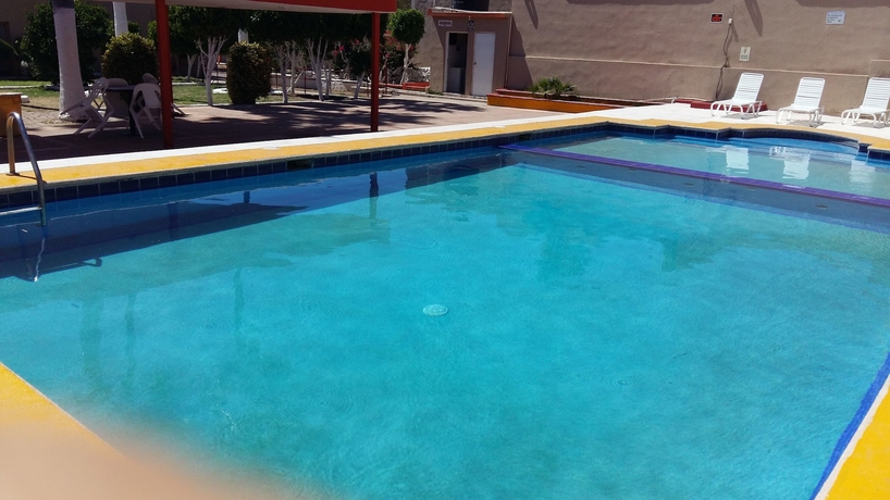 Imagen de la piscina del Hotel Malibu Guaymas. Foto 19