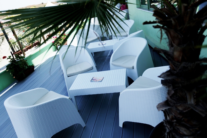 Imagen del bar/restaurante del Hotel Malibu Mamaia. Foto 6