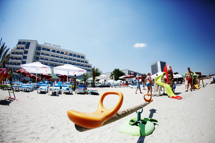 Imagen de los exteriores del Hotel Malibu Mamaia. Foto 9