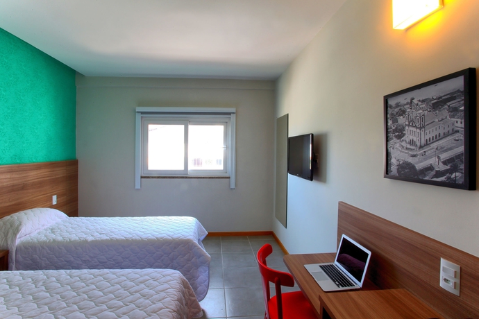 Imagen de la habitación del Hotel Malibu Plaza. Foto 7