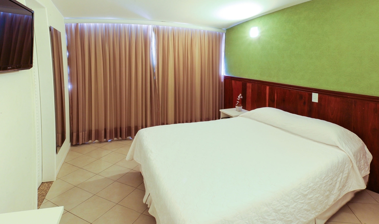 Imagen de la habitación del Hotel Malibu Plaza. Foto 10