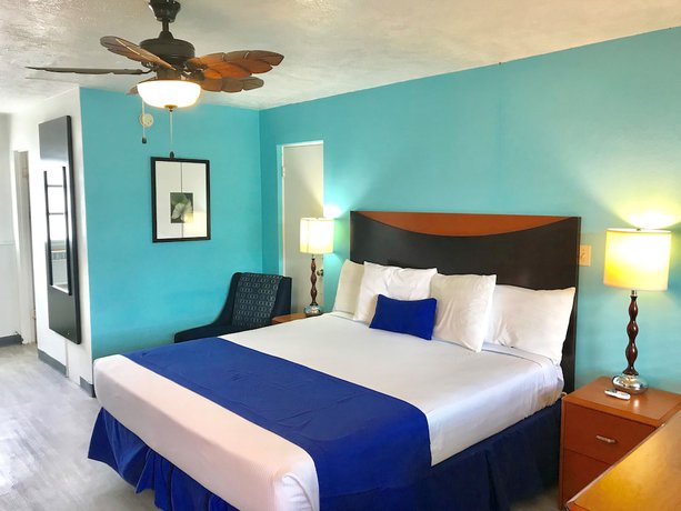 Imagen de la habitación del Hotel Malibu Resort Motel. Foto 18