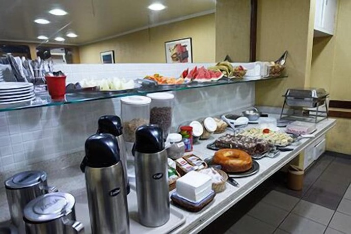 Imagen del bar/restaurante del Hotel Malibu, Sao Carlos. Foto 5