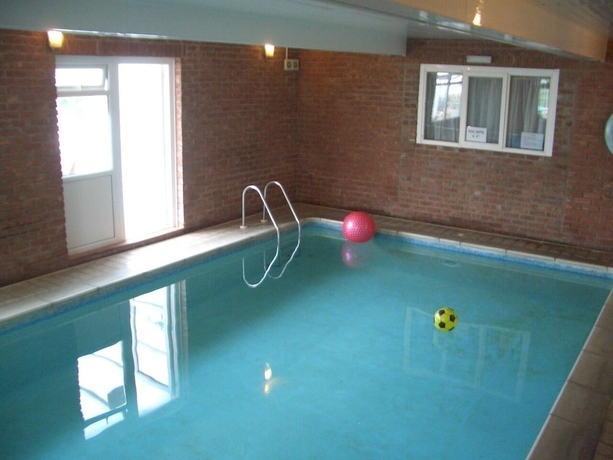 Imagen de la piscina del Hotel Malin House. Foto 13