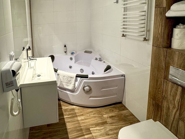 Imagen de la habitación del Hotel Malinowski Leśny. Foto 8