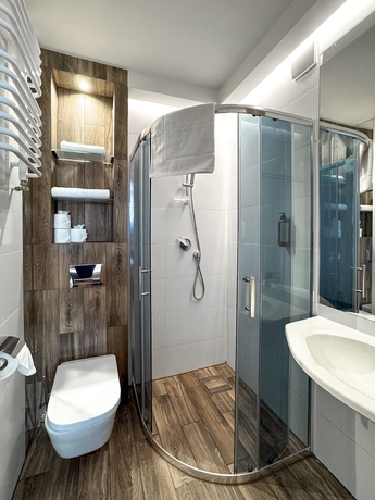 Imagen de la habitación del Hotel Malinowski Leśny. Foto 11