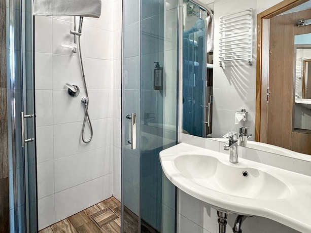 Imagen de la habitación del Hotel Malinowski Leśny. Foto 14
