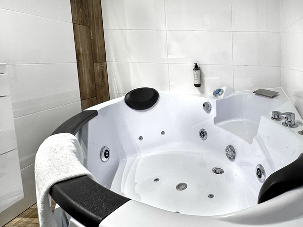 Imagen de la habitación del Hotel Malinowski Leśny. Foto 15