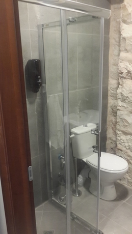 Imagen de la habitación del Hotel Malka. Foto 12