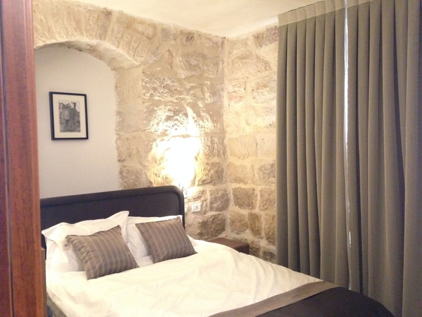 Imagen de la habitación del Hotel Malka. Foto 16