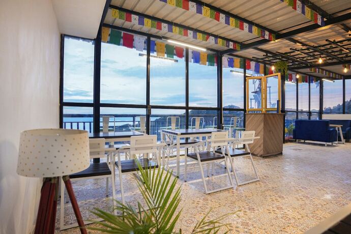 Imagen del bar/restaurante del Hotel Mall Road. Foto 6