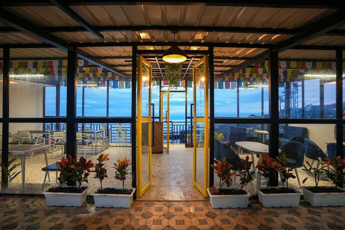 Imagen del bar/restaurante del Hotel Mall Road. Foto 8