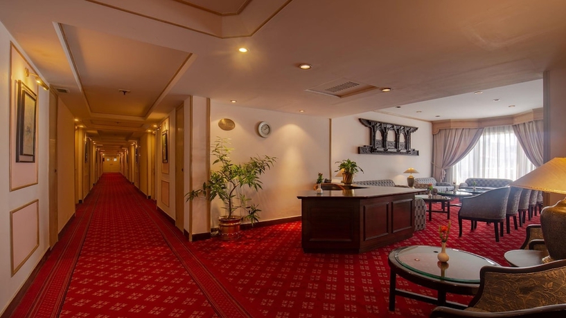 Imagen de los interiores del Hotel Malla. Foto 16