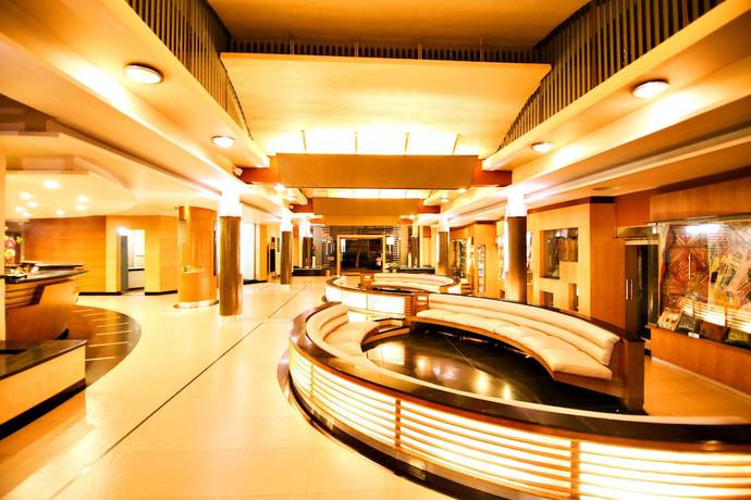 Imagen de los interiores del Hotel Malligi. Foto 17