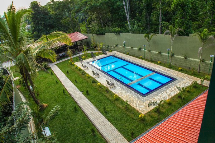 Imagen de la piscina del Hotel Mallika. Foto 18