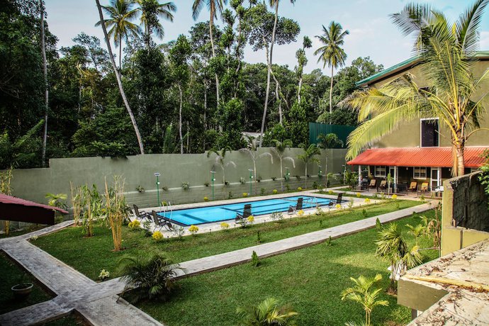 Imagen de la piscina del Hotel Mallika. Foto 19