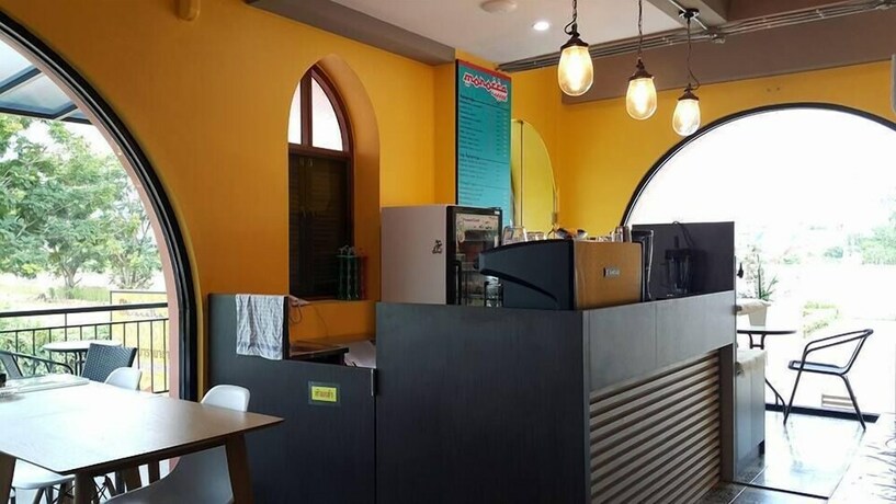 Imagen del bar/restaurante del Hotel Malone Maranatha. Foto 2