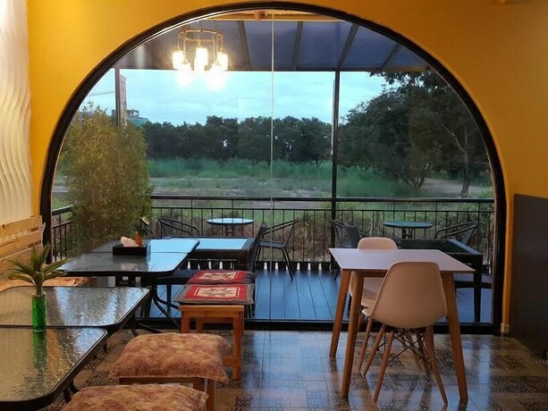 Imagen del bar/restaurante del Hotel Malone Maranatha. Foto 3