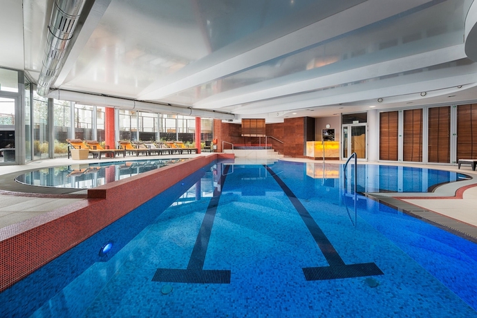 Imagen de la piscina del Hotel Maloves Spa and Resort. Foto 13