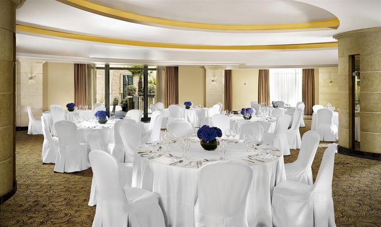 Imagen de los interiores del Hotel Malta Marriott and Spa. Foto 9