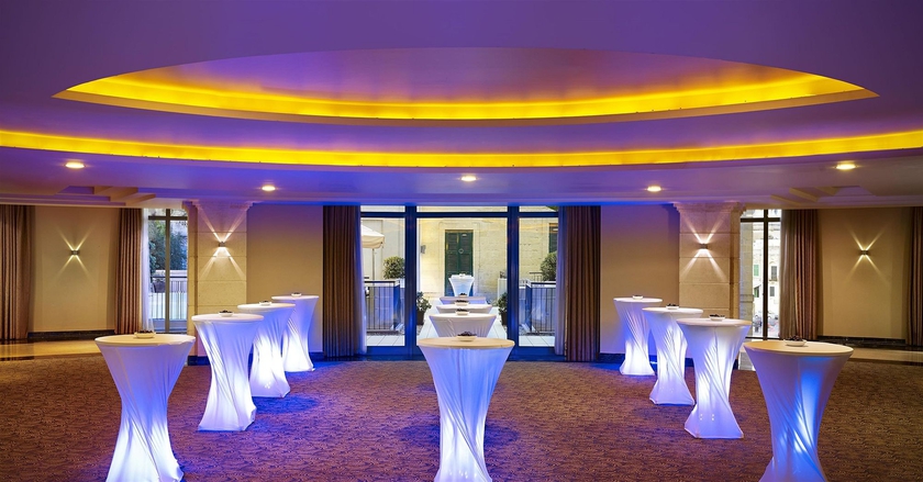 Imagen de los interiores del Hotel Malta Marriott and Spa. Foto 10