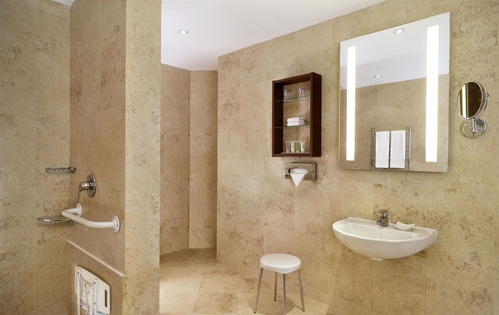 Imagen de la habitación del Hotel Malta Marriott and Spa. Foto 7