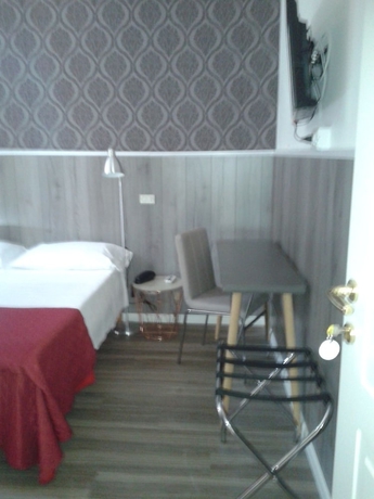 Imagen de la habitación del Hotel Malta, Mil&aacute;n. Foto 14