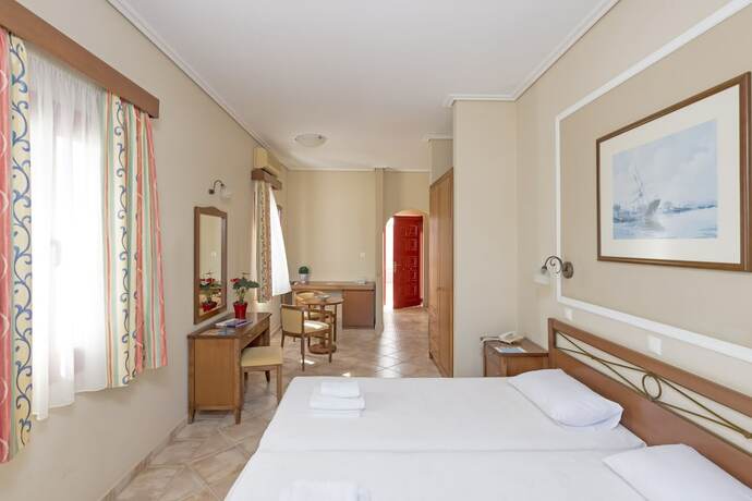 Imagen de la habitación del Hotel Maltezana Beach. Foto 10