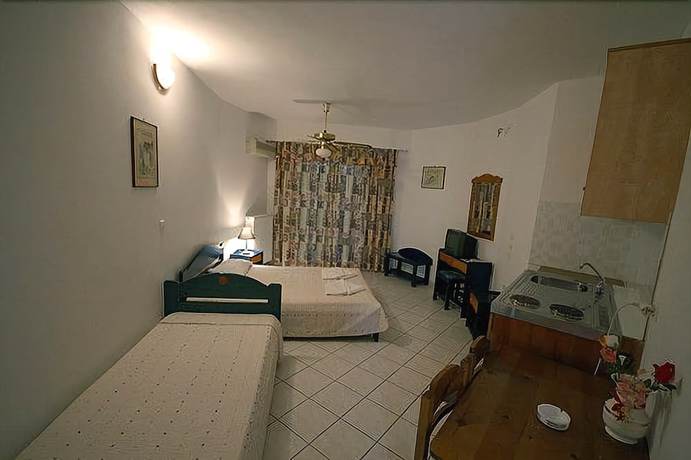 Imagen de la habitación del Hotel Malvasia Corner Studios. Foto 2