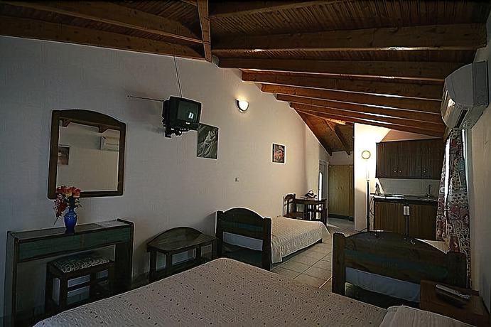 Imagen de la habitación del Hotel Malvasia Corner Studios. Foto 9