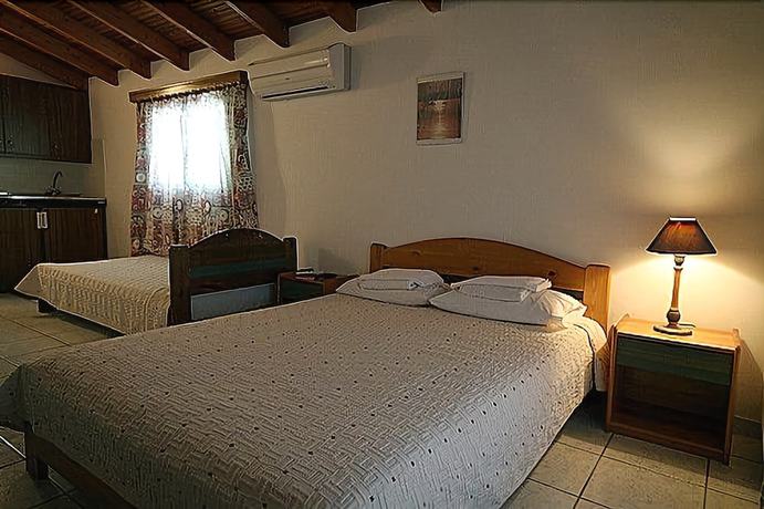 Imagen de la habitación del Hotel Malvasia Corner Studios. Foto 10