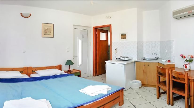 Imagen de la habitación del Hotel Malvasia Corner Studios. Foto 16