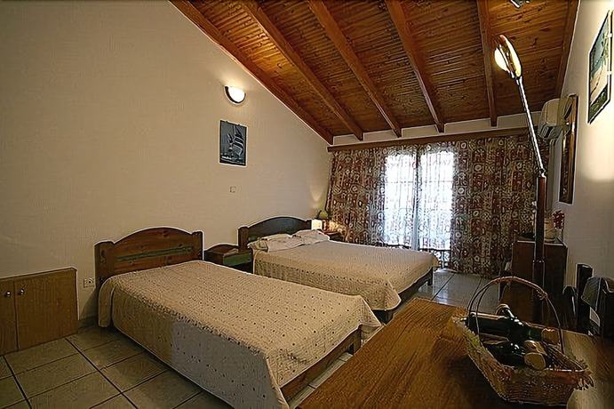 Imagen de la habitación del Hotel Malvasia Corner Studios. Foto 18