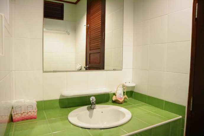 Imagen de la habitación del Hotel Mam Kai Bae Beach Resort. Foto 5