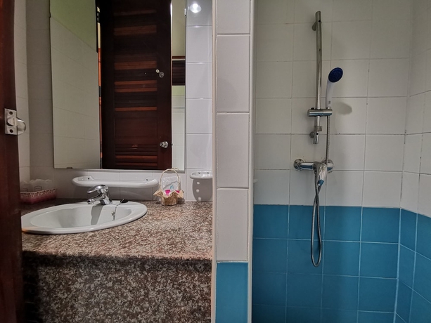 Imagen de la habitación del Hotel Mam Kai Bae Beach Resort. Foto 10