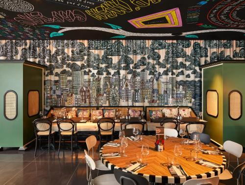 Imagen del bar/restaurante del Hotel Mama Shelter Lille. Foto 6