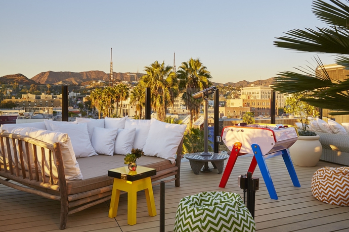 Imagen de los exteriores del Hotel Mama Shelter Los Angeles. Foto 12