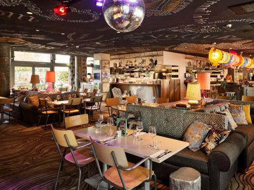 Imagen del bar/restaurante del Hotel Mama Shelter Lyon. Foto 1