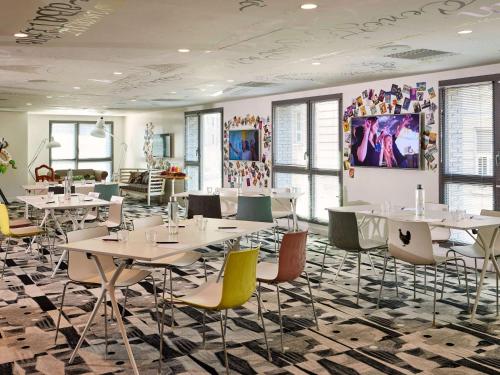 Imagen del bar/restaurante del Hotel Mama Shelter Lyon. Foto 2