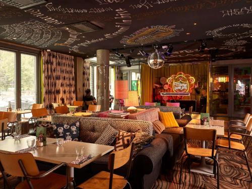 Imagen del bar/restaurante del Hotel Mama Shelter Lyon. Foto 3