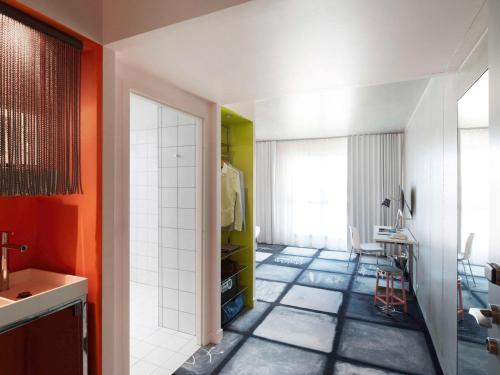 Imagen de la habitación del Hotel Mama Shelter Lyon. Foto 8