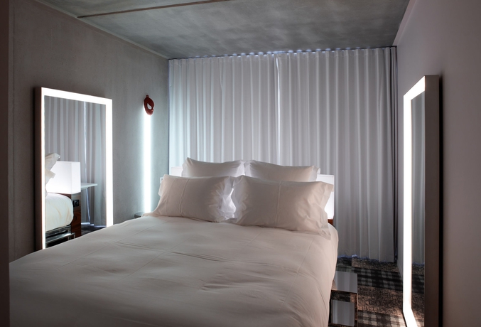 Imagen de la habitación del Hotel Mama Shelter Marseille. Foto 2